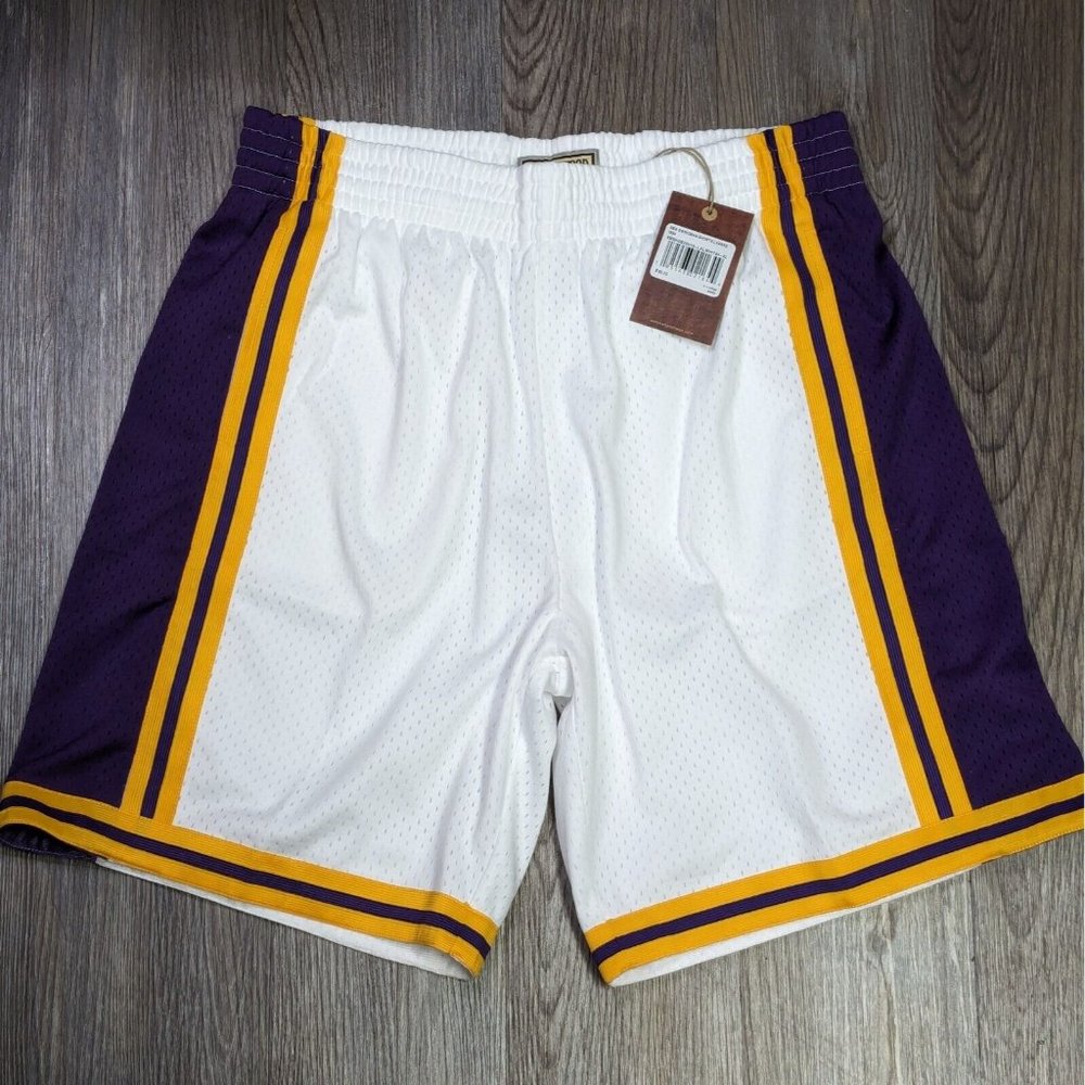 LA Lakers 1984 Mitchell & Ness Reload White Swingman Shorts Men's XL BNWT